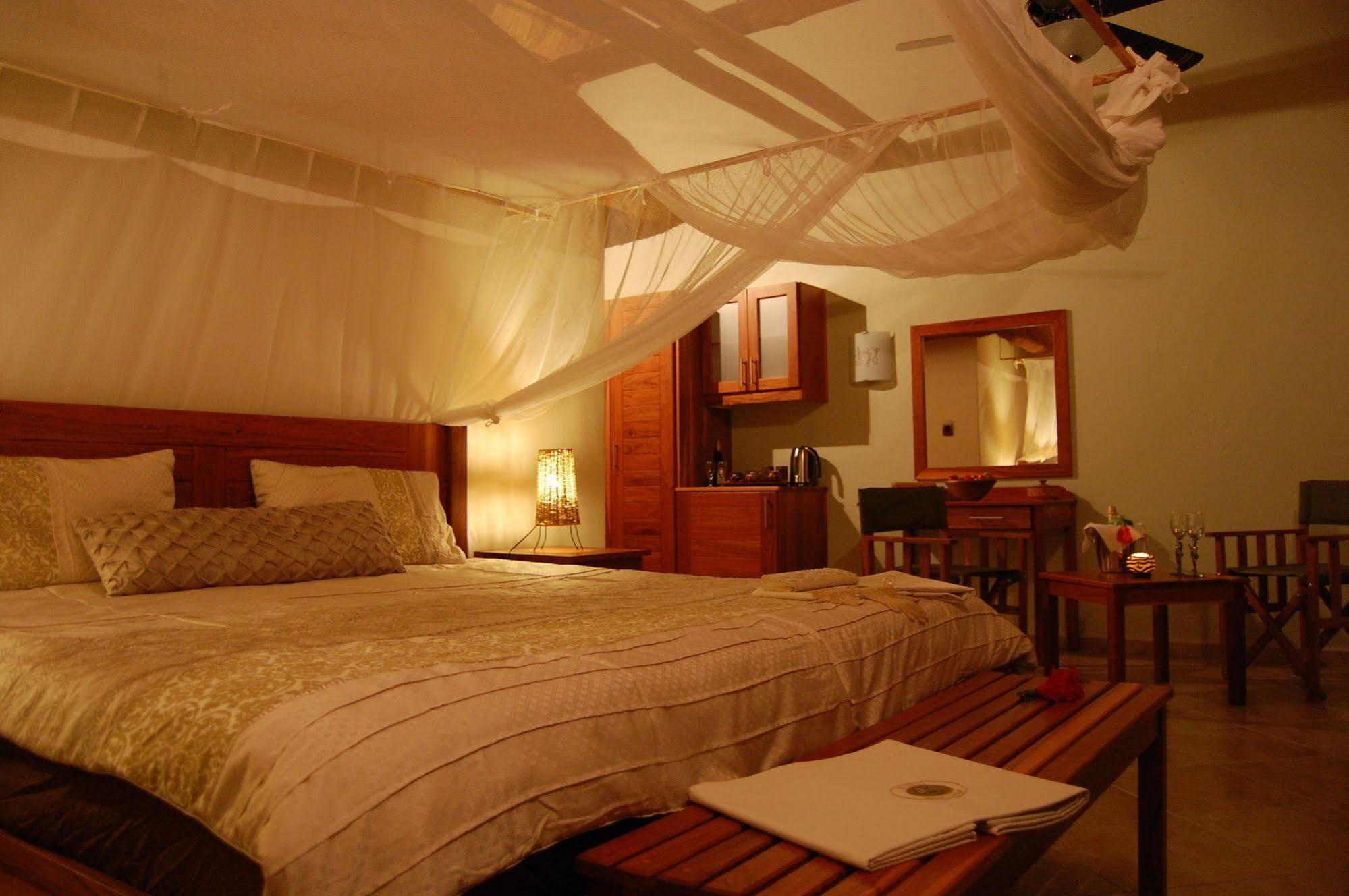 Kubu Safari Lodge Hoedspruit Eksteriør billede
