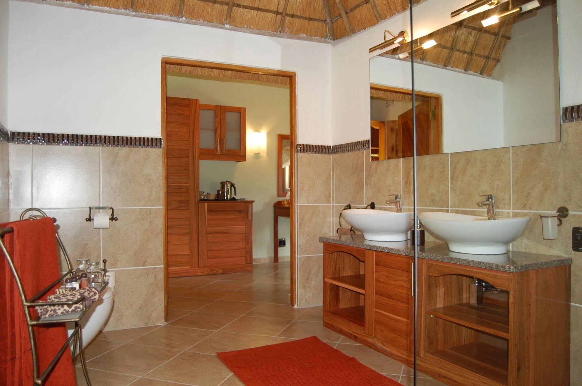 Kubu Safari Lodge Hoedspruit Eksteriør billede