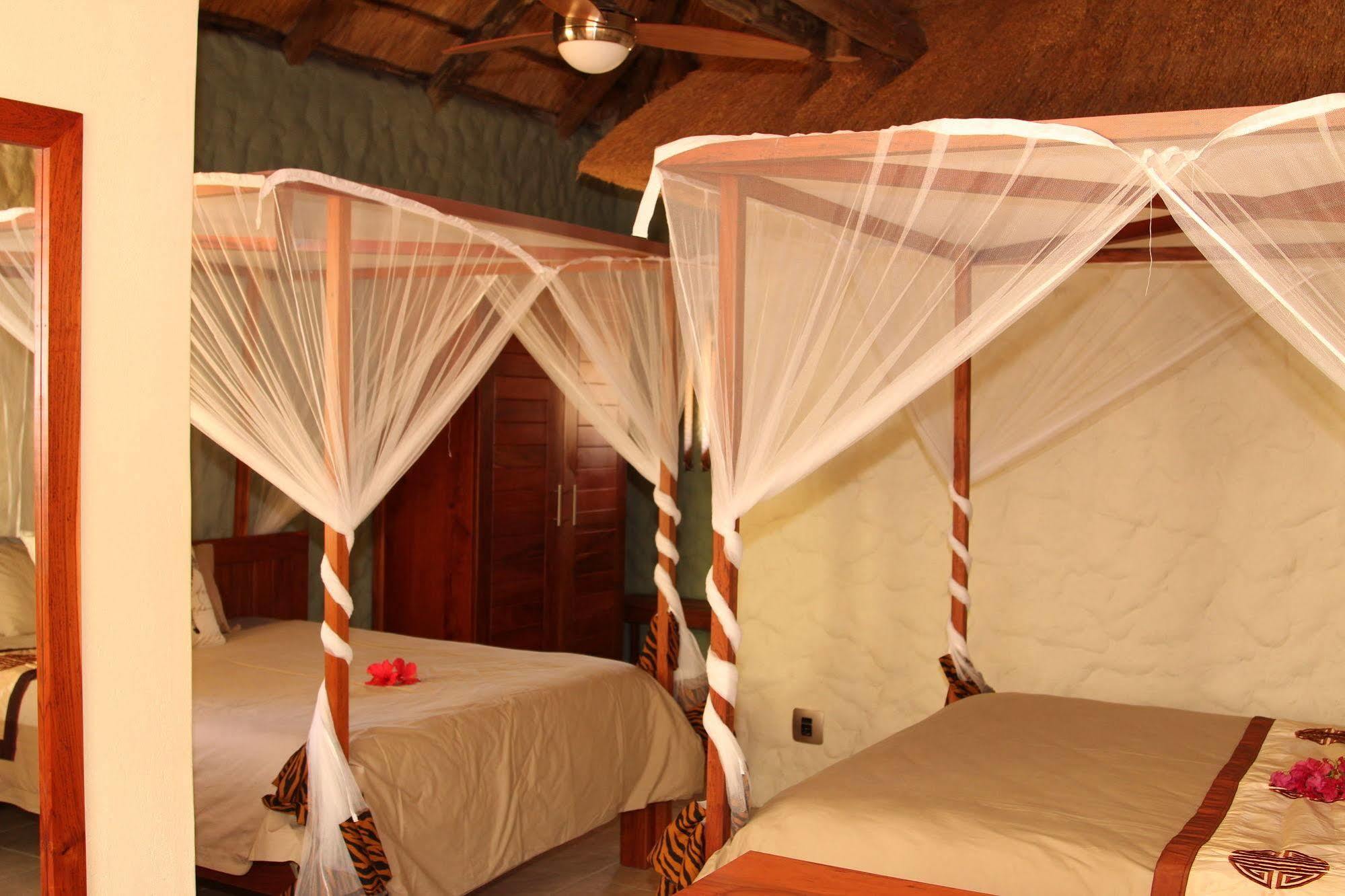 Kubu Safari Lodge Hoedspruit Eksteriør billede